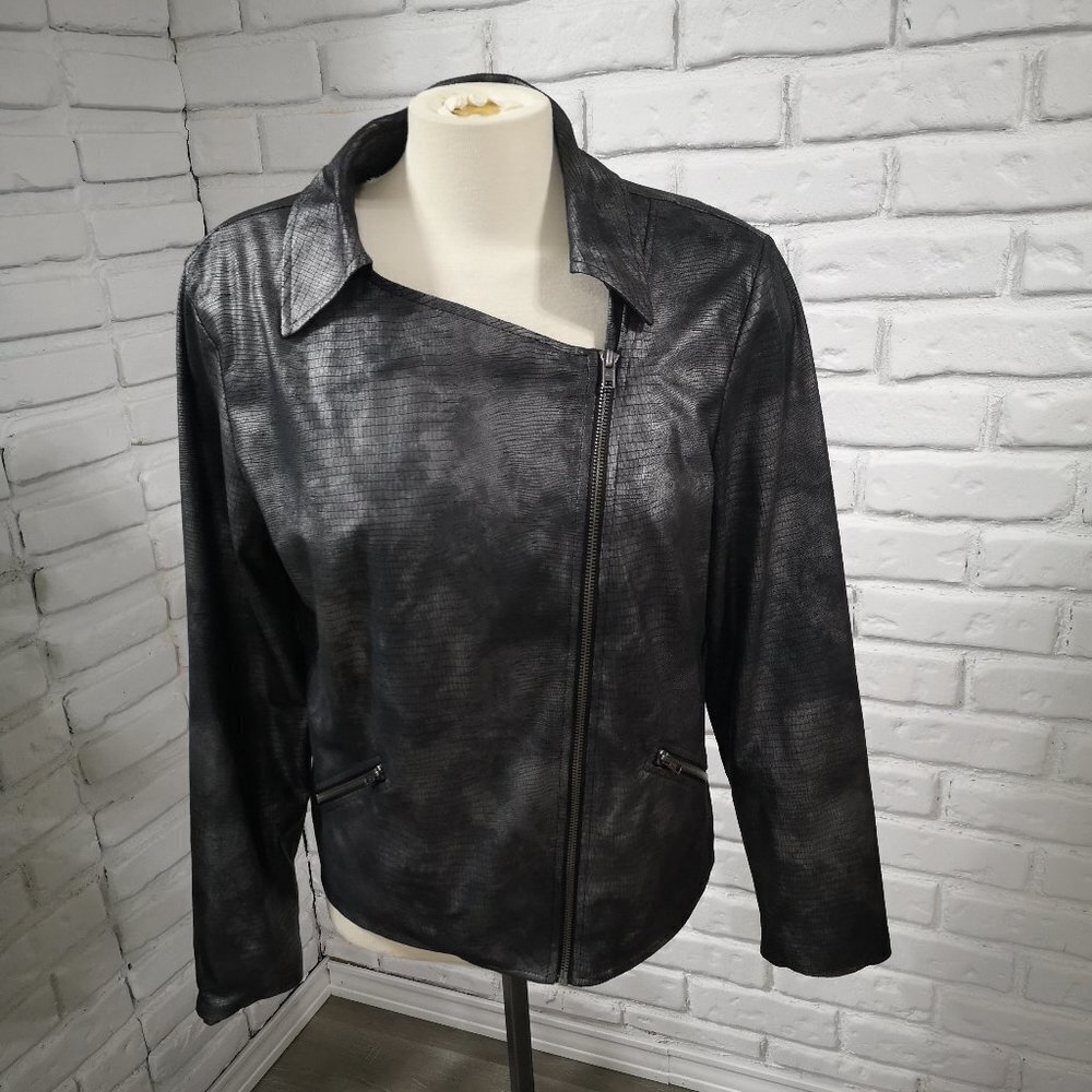 Jockey Person to Person Ladies Size 12 Black w/ Reptile Pattern Lined Jacket
